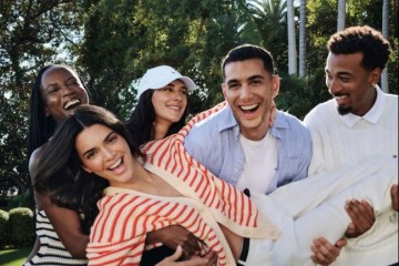 “Kendall和她的朋友们”演绎TOMMY HILFIGER 2024春夏系列广告片